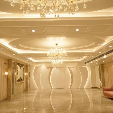 Hotel Kartar Grand Канпур Екстер'єр фото